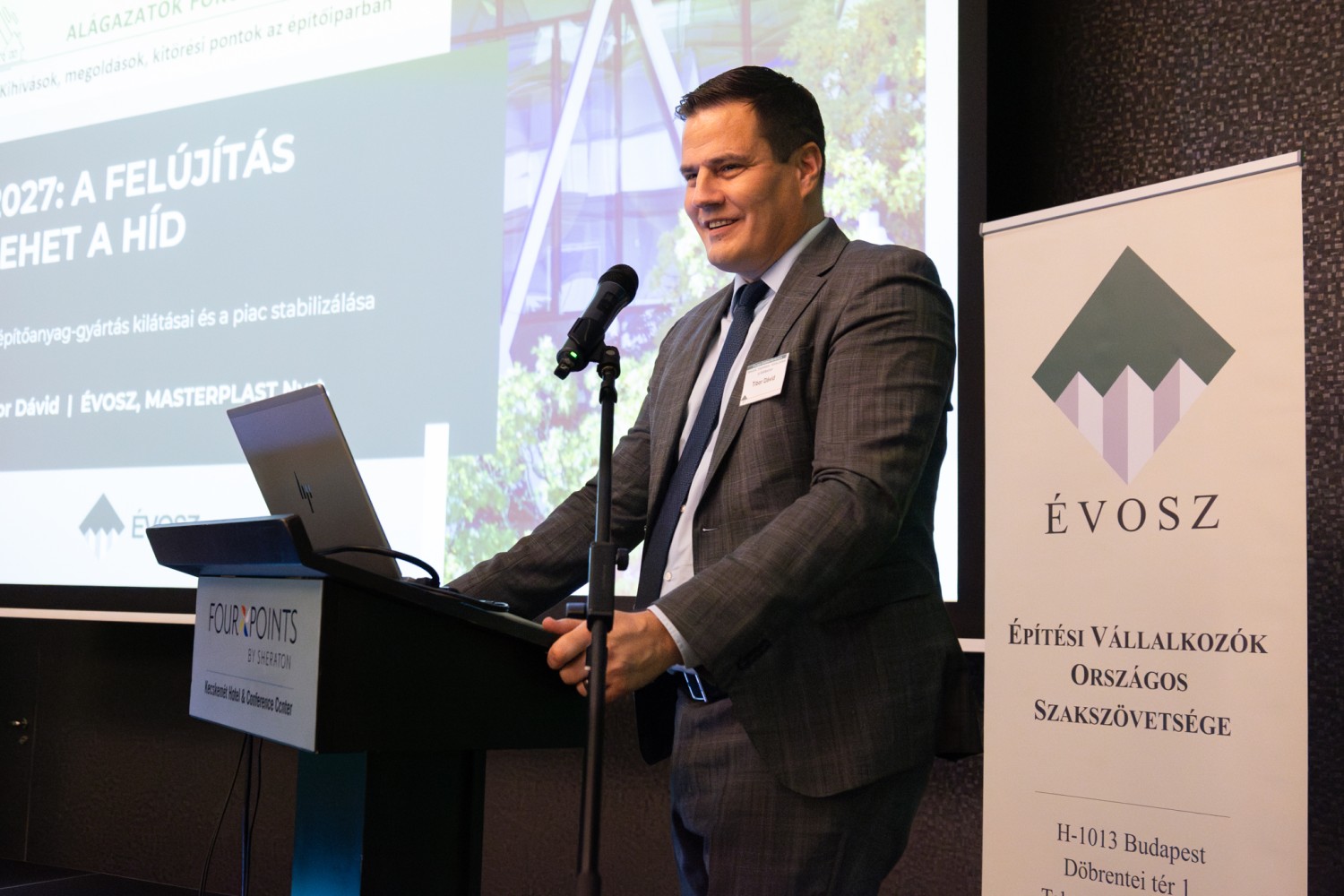 Tibor Dávid ÉVOSZ alelnök, a MASTERPLAST Nyrt. elnök-vezérigazgatója, a ÉVOSZ Hazai Építőanyag-gyártó tagozat elnöke